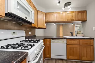 23 Cour Versaille Ct, Palos Hills, IL 60465 - Photo 5