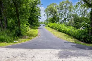 3303 Valley Dr, Geneseo, IL 61254 - Photo 3