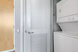 500 W Superior St, Chicago, IL 60654 - Photo 17