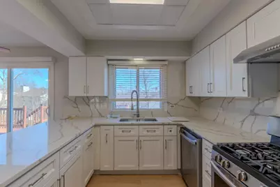 4345 Mumford Drive, Hoffman Estates, IL 60192 - Photo 15