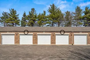 620 Pineridge Dr N, Oswego, IL 60543 - Photo 17