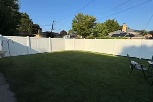 4555 Cleveland St, Skokie, IL 60076 - Photo 5