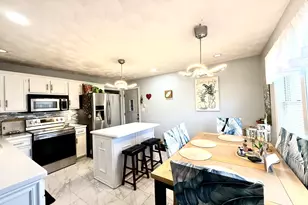 2910 17th St, Rockford, IL 61109 - Photo 3