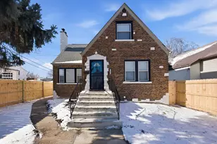 11576 S La Salle St, Chicago, IL 60628 - Photo 1