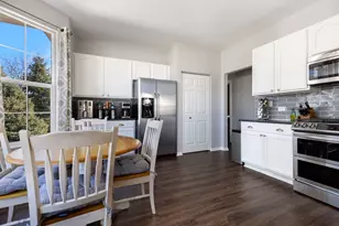 922 Summit Creek Dr, Shorewood, IL 60404 - Photo 11