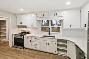 615 Polo Dr, Wheaton, IL 60187 - Photo 5