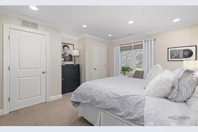 2 N Tower Road, Oak Brook, IL 60523 - Photo 31