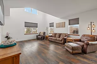 212 Bakers Dr W, Lakemoor, IL 60051 - Photo 7