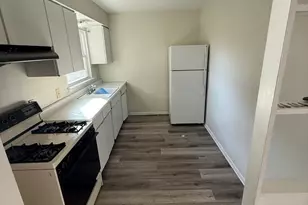1060 W Hickory St, Kankakee, IL 60901 - Photo 3
