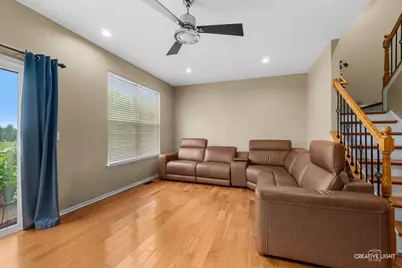 805 Lewisburg Lane, Aurora, IL 60504 - Photo 3
