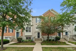 805 Lewisburg Ln, Aurora, IL 60504 - Photo 1