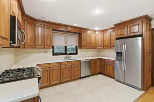 1889 Winkler Ct, Lisle, IL 60532 - Photo 9