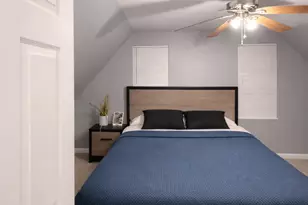 10043 S Oglesby Ave, Chicago, IL 60617 - Photo 5