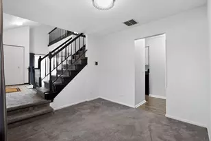 1336 Queensgreen Cir, Naperville, IL 60563 - Photo 7