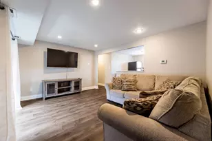 4553 W 56th St, Chicago, IL 60629 - Photo 3