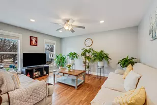 2340 Portsmouth Ct, Aurora, IL 60504 - Photo 3