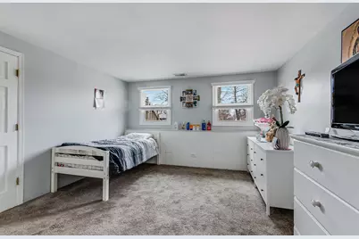 2340 Portsmouth Court, Aurora, IL 60504 - Photo 11