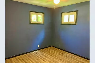 513 E Main Street, Morrison, IL 61270 - Photo 17