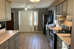 513 E Main St, Morrison, IL 61270 - Photo 5