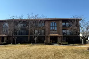 11116 Heritage Dr, Palos Hills, IL 60465 - Photo 3