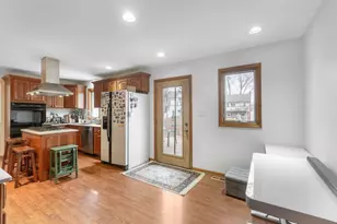 5 Echo Hill Rd, Oakwood Hills, IL 60013 - Photo 7