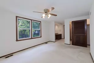 610 Pawnee Ln, Naperville, IL 60563 - Photo 11