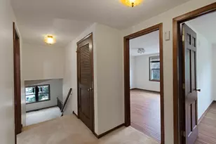 610 Pawnee Ln, Naperville, IL 60563 - Photo 9