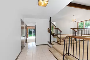 610 Pawnee Ln, Naperville, IL 60563 - Photo 3