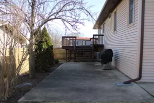 404 Galahad Rd, Bolingbrook, IL 60440 - Photo 7