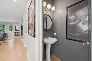 219 W Goethe St, Chicago, IL 60610 - Photo 47