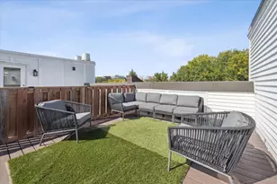 219 W Goethe St, Chicago, IL 60610 - Photo 37