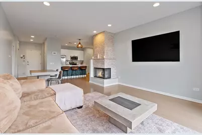 2040 W Belmont Avenue #405, Chicago, IL 60618 - Photo 7