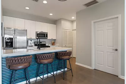2040 W Belmont Avenue #405, Chicago, IL 60618 - Photo 3
