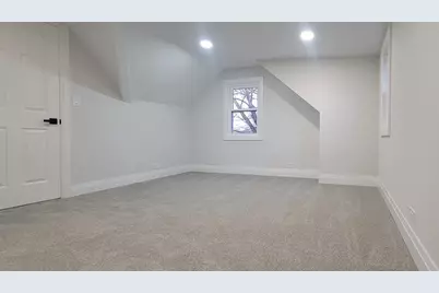 7501 W Winnemac Avenue, Harwood Heights, IL 60706 - Photo 13