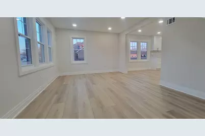 7501 W Winnemac Avenue, Harwood Heights, IL 60706 - Photo 17