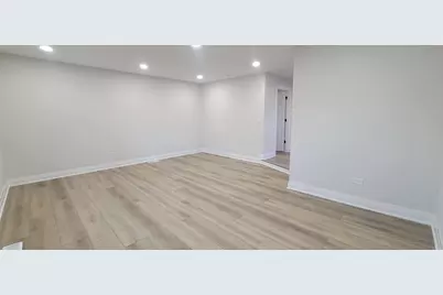 7501 W Winnemac Avenue, Harwood Heights, IL 60706 - Photo 15