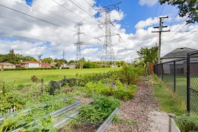 5738 Lyons Street, Morton Grove, IL 60053 - Photo 15