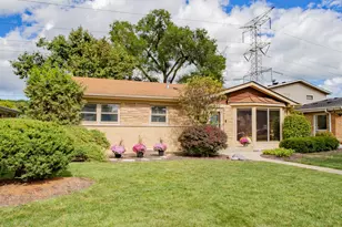 5738 Lyons St, Morton Grove, IL 60053 - Photo 5