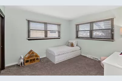 5738 Lyons Street, Morton Grove, IL 60053 - Photo 35