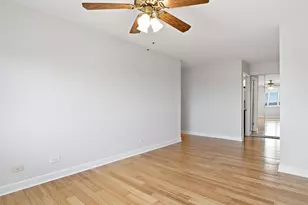 9332 Landings Ln, Des Plaines, IL 60016 - Photo 15