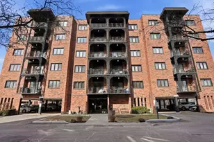 9332 Landings Ln, Des Plaines, IL 60016 - Photo 1