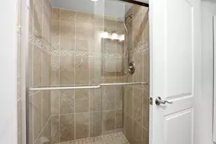 9332 Landings Ln, Des Plaines, IL 60016 - Photo 19