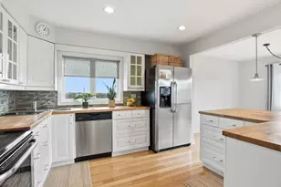 9332 Landings Ln, Des Plaines, IL 60016 - Photo 11