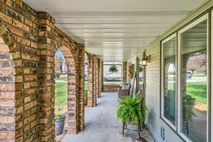 974 N Martha Ct, Milford, IL 60953 - Photo 3