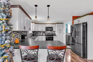 974 N Martha Ct, Milford, IL 60953 - Photo 13