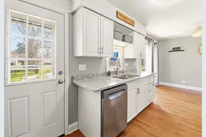 581 Charing Cross Road, Elk Grove Village, IL 60007 - Photo 7