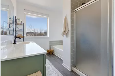 7 Elizabeth Court, Lake in the Hills, IL 60156 - Photo 13