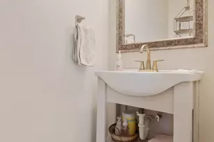 7 Elizabeth Ct, Lake in the Hills, IL 60156 - Photo 9