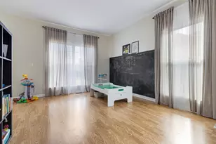 7 Elizabeth Ct, Lake in the Hills, IL 60156 - Photo 3