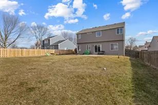 7 Elizabeth Ct, Lake in the Hills, IL 60156 - Photo 21